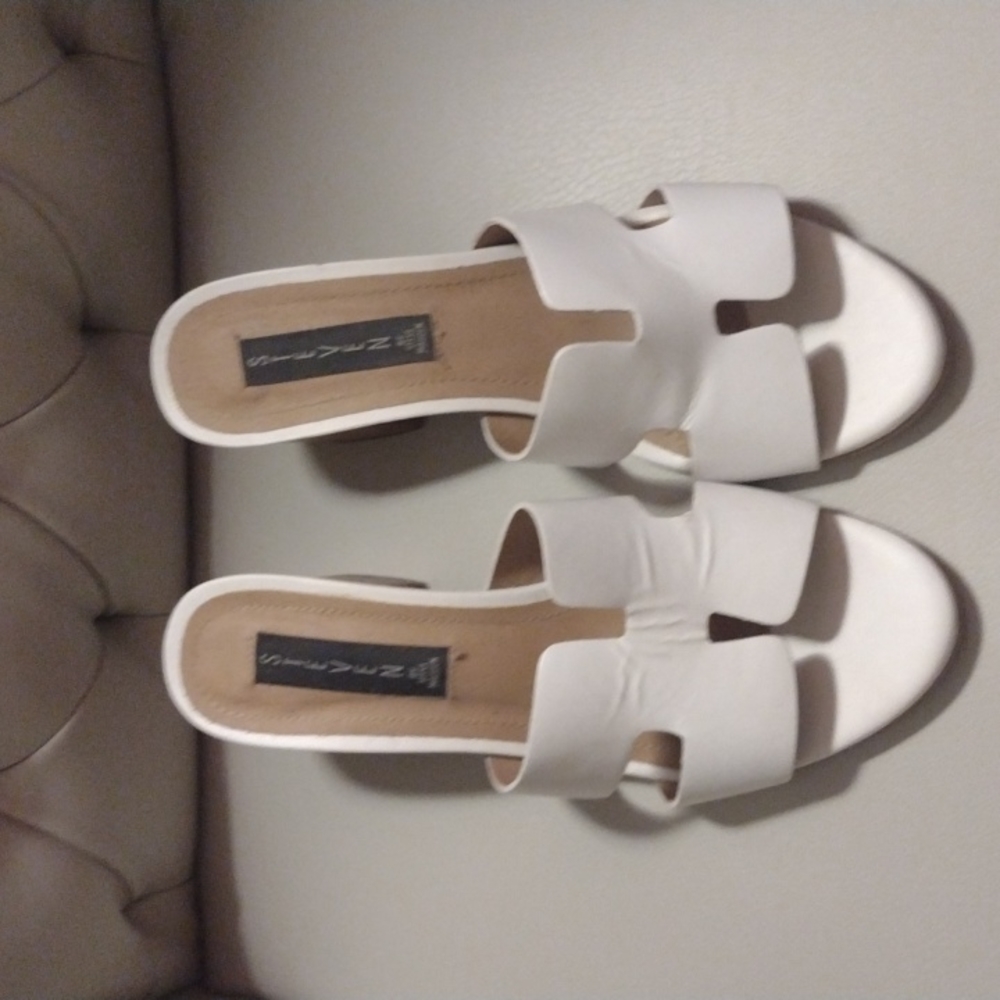 STEVE MADDEN  Block Heel H Sandals Size 9